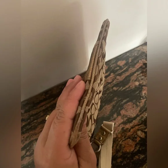 Coach messenger bag. Used. Condition 10:10 - Picture 9 of 12